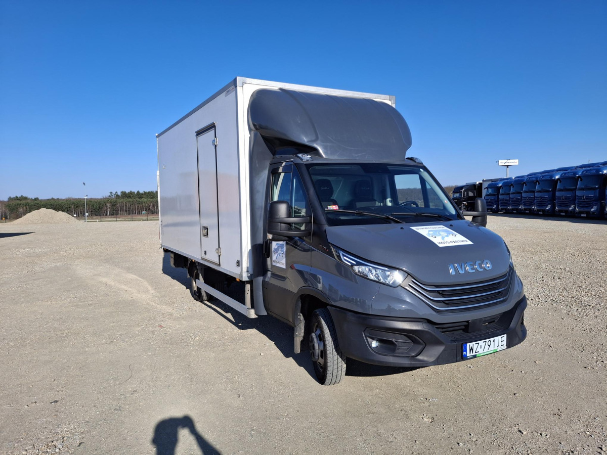 IVECO DAILY 50C18 KONTENER Z WINDĄ - Грузовик с закрытым кузовом: фото 1 IVECO DAILY 50C18 KONTENER Z WINDĄ - Грузовик с закрытым кузовом: фото 1