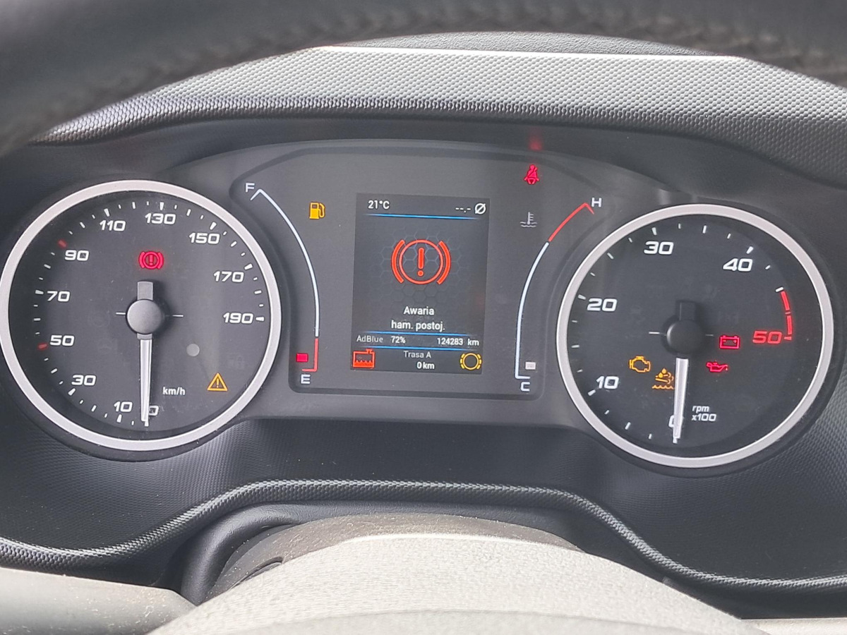 Грузовик с закрытым кузовом IVECO DAILY KONTENER Z WINDĄ: фото 6