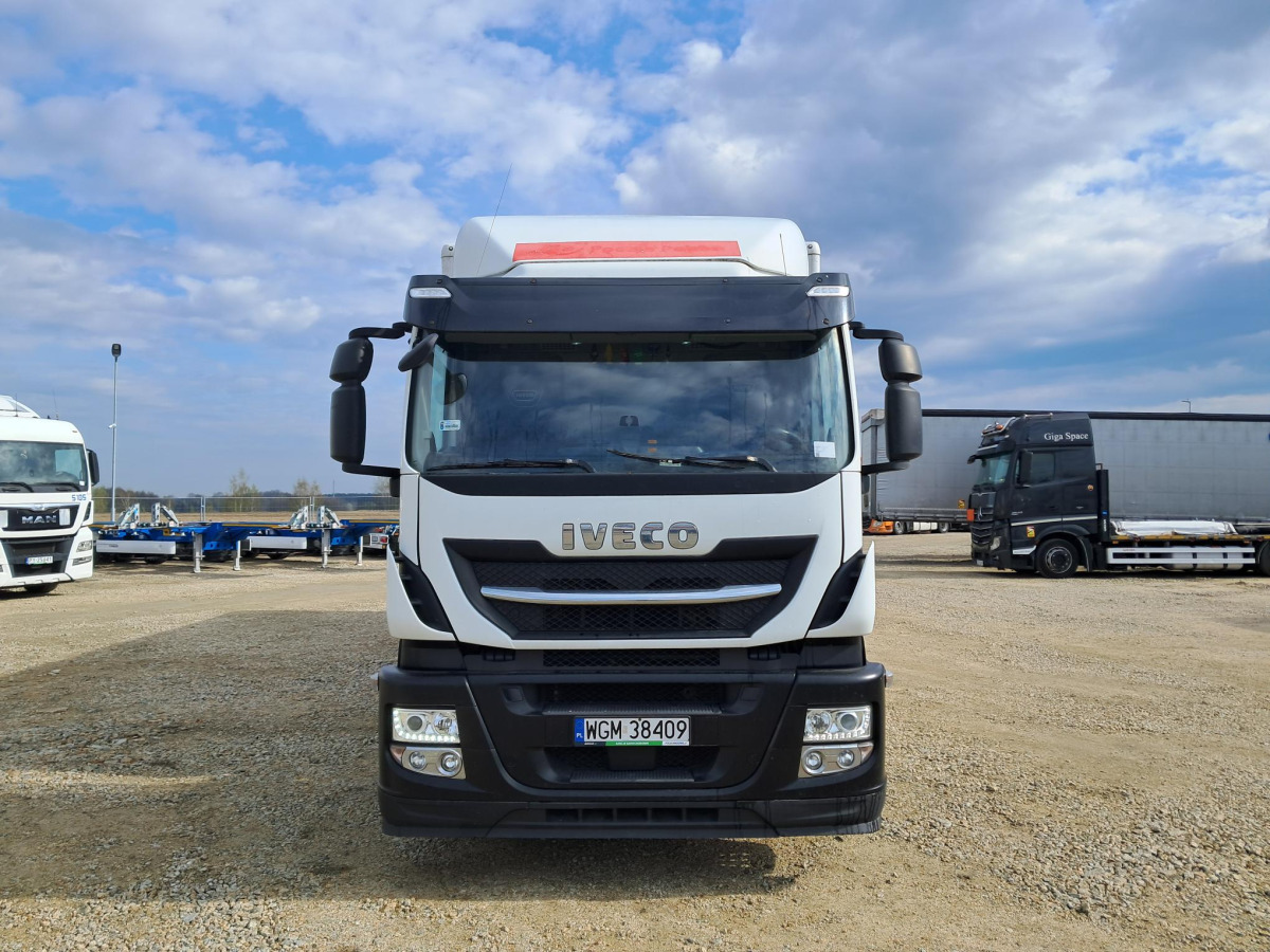 IVECO STRALIS KONTENER Z WINDĄ - Грузовик с закрытым кузовом: фото 2 IVECO STRALIS KONTENER Z WINDĄ - Грузовик с закрытым кузовом: фото 2