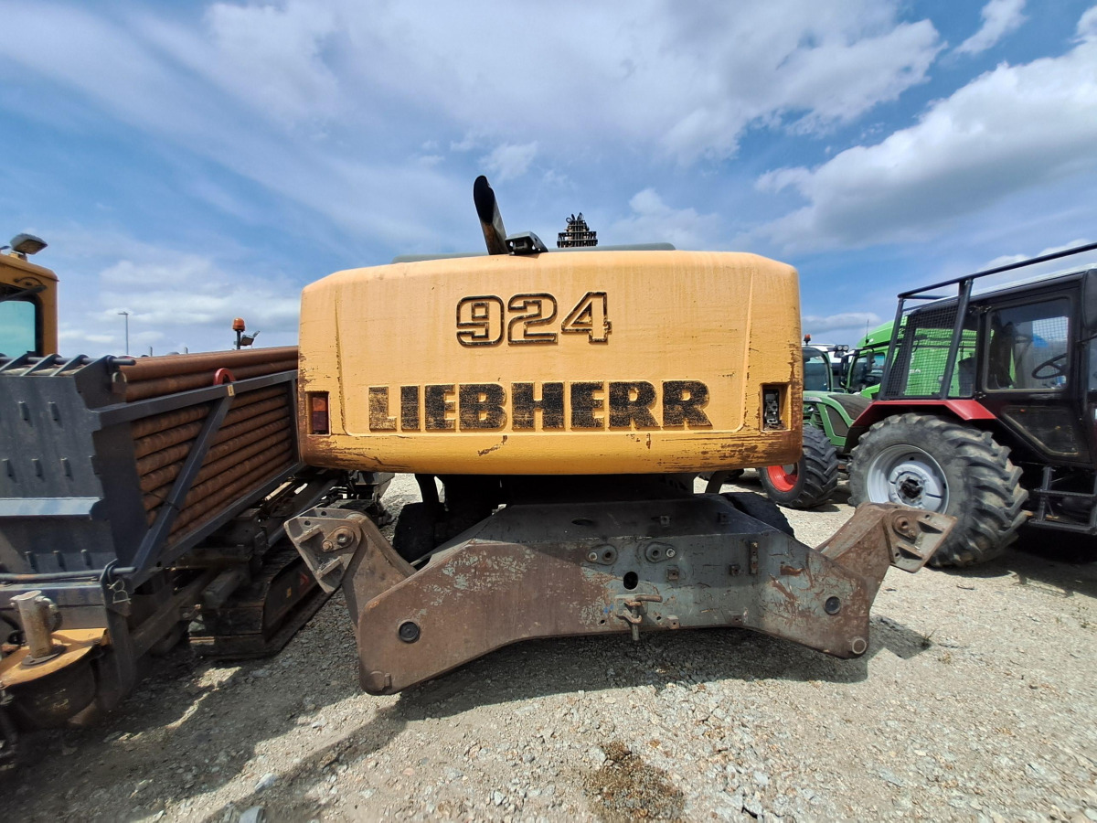 Koparka kołowa – LIEBHERR A 924 C LITRONIC – 2011 – 20 177 h – prace ziemne - Колёсный экскаватор: фото 4 Koparka kołowa – LIEBHERR A 924 C LITRONIC – 2011 – 20 177 h – prace ziemne - Колёсный экскаватор: фото 4