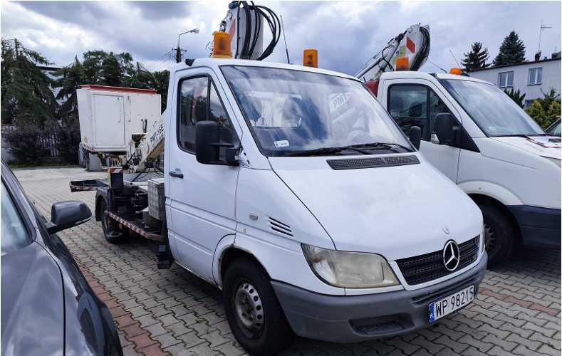 MERCEDES BENZ SPRINTER SPECJALNY - Грузовик с подъемником: фото 1 MERCEDES BENZ SPRINTER SPECJALNY - Грузовик с подъемником: фото 1