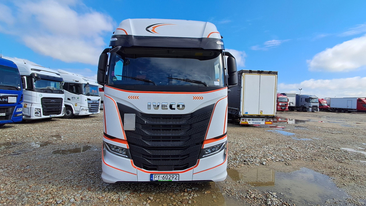 IVECO AS440ST/FP LT LNG CIĄGNIK SIODŁOWY - Тягач: фото 2 IVECO AS440ST/FP LT LNG CIĄGNIK SIODŁOWY - Тягач: фото 2