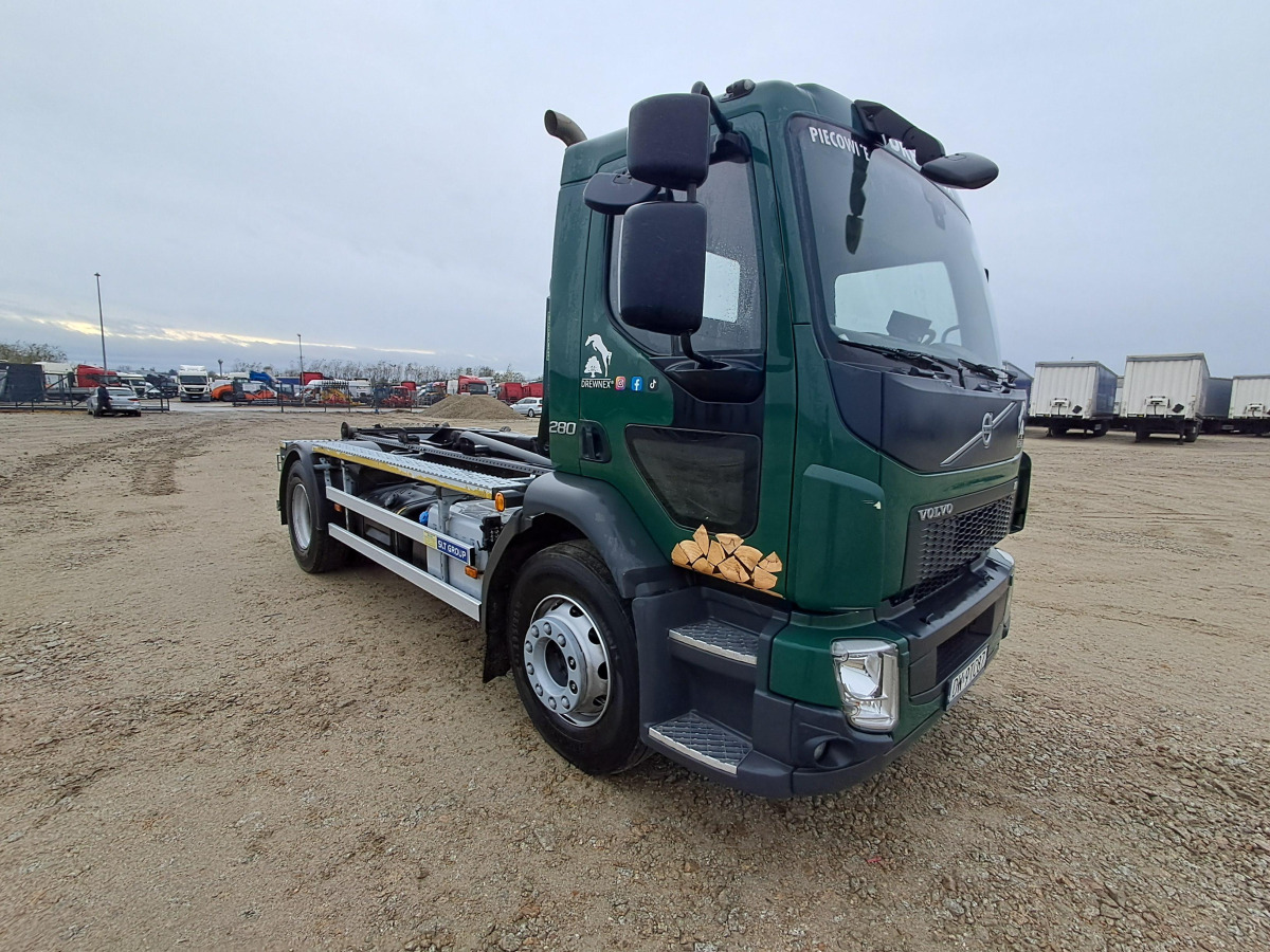 VOLVO FL - Крюковой мультилифт: фото 1 VOLVO FL - Крюковой мультилифт: фото 1