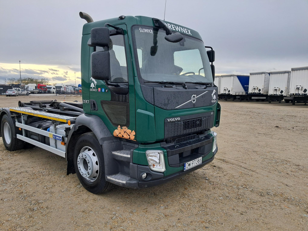 VOLVO FL - Крюковой мультилифт: фото 1 VOLVO FL - Крюковой мультилифт: фото 1
