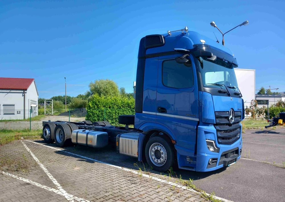 Mercedes-Benz Actros 2548 LnR - Грузовик-шасси: фото 1 Mercedes-Benz Actros 2548 LnR - Грузовик-шасси: фото 1