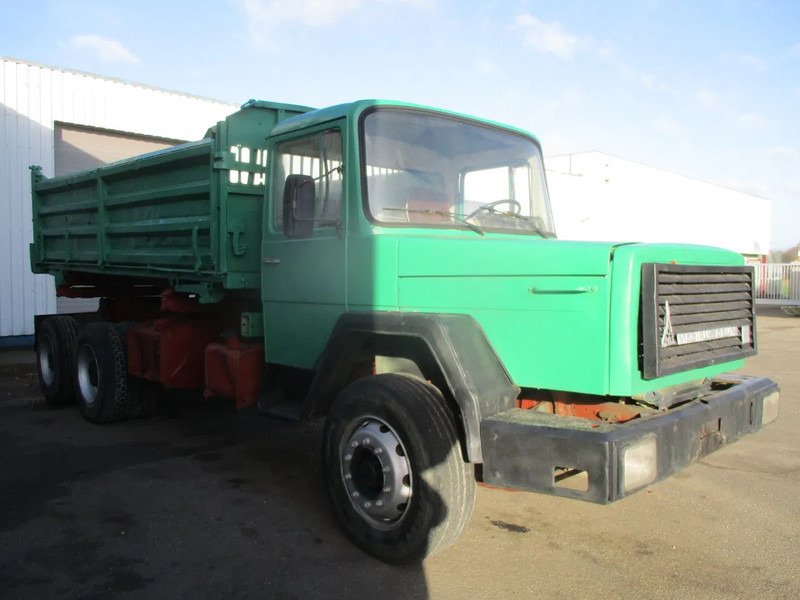 Iveco Magirus deutz 260-26, 6x4 , 6 Cylinder water cooled , 3 way tipper , Spring suspension - Самосвал: фото 4 Iveco Magirus deutz 260-26, 6x4 , 6 Cylinder water cooled , 3 way tipper , Spring suspension - Самосвал: фото 4
