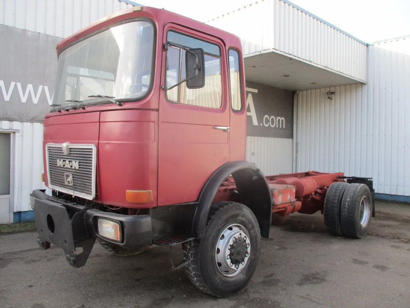 MAN 16.220 , 4x4 , Manual Eaton , Spring suspension - Грузовик-шасси: фото 1 MAN 16.220 , 4x4 , Manual Eaton , Spring suspension - Грузовик-шасси: фото 1