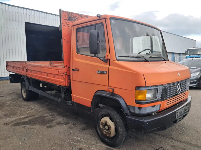 Mercedes-Benz 609 D, Manual , Spring Suspension - Грузовик бортовой/ Платформа: фото 4 Mercedes-Benz 609 D, Manual , Spring Suspension - Грузовик бортовой/ Платформа: фото 4