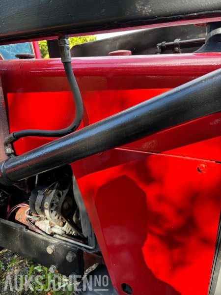 1981 Massey Ferguson 265 MVA FRI Igland pallegaffel SKUFFE Hydraulisk toppstag - Трактор: фото 5 1981 Massey Ferguson 265 MVA FRI Igland pallegaffel SKUFFE Hydraulisk toppstag - Трактор: фото 5