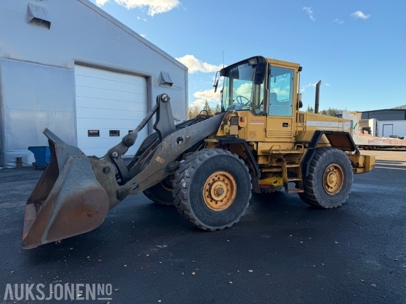 1997 Volvo L90C hjullaster med skuff 250 cm - får ny sertifisering - Колёсный погрузчик: фото 1 1997 Volvo L90C hjullaster med skuff 250 cm - får ny sertifisering - Колёсный погрузчик: фото 1
