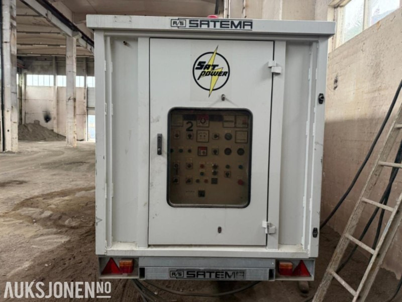 2001 SDMO JS180K aggregat - 180 kVA - Satema - 24 169 t - Biltilhenger - Строительное оборудование: фото 3 2001 SDMO JS180K aggregat - 180 kVA - Satema - 24 169 t - Biltilhenger - Строительное оборудование: фото 3