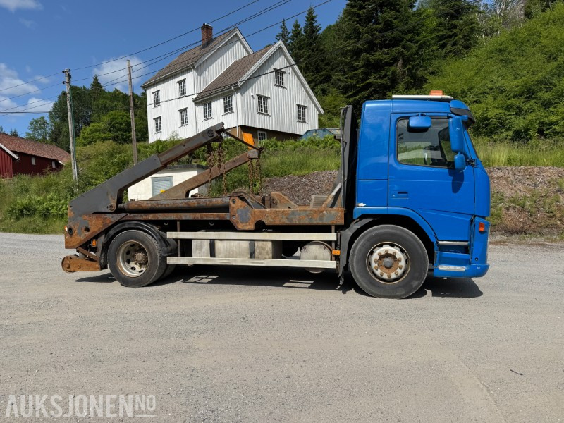 2004 Volvo FM9 containerløfter / liftbil – 15 tonn - Портальный бункеровоз: фото 4 2004 Volvo FM9 containerløfter / liftbil – 15 tonn - Портальный бункеровоз: фото 4