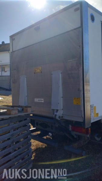2006 Mercedes-Benz 818/33AT 7,5 skapbil ryggekamera s+v dekk kjetting - Грузовик с закрытым кузовом: фото 4 2006 Mercedes-Benz 818/33AT 7,5 skapbil ryggekamera s+v dekk kjetting - Грузовик с закрытым кузовом: фото 4
