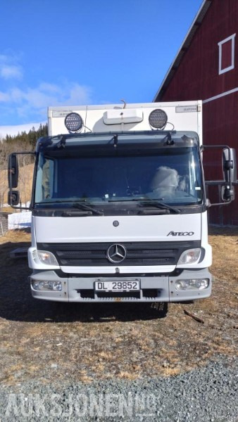 2006 Mercedes-Benz 818/33AT 7,5 skapbil ryggekamera s+v dekk kjetting - Грузовик с закрытым кузовом: фото 2 2006 Mercedes-Benz 818/33AT 7,5 skapbil ryggekamera s+v dekk kjetting - Грузовик с закрытым кузовом: фото 2