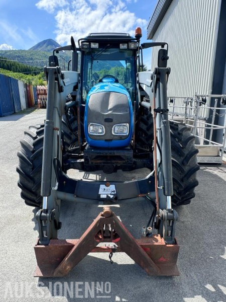 2006 Valtra A95 - 4x4 - 40 km/t - Kun gått 2701 timer - Frontlaster - Triangel og toppstag - Трактор: фото 2 2006 Valtra A95 - 4x4 - 40 km/t - Kun gått 2701 timer - Frontlaster - Triangel og toppstag - Трактор: фото 2