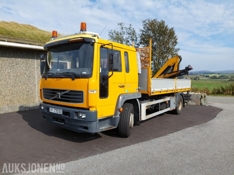 Самосвал 2006 Volvo FL6H 4X2 med solid bakmontert HMV kran med fjernstyring EU OK: фото 1