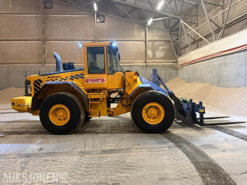 2006 Volvo L120E HJULLASTER M/STOR SNØSKUFF SENTRALSMØRING 3.FUNKSJON. - Колёсный погрузчик: фото 2 2006 Volvo L120E HJULLASTER M/STOR SNØSKUFF SENTRALSMØRING 3.FUNKSJON. - Колёсный погрузчик: фото 2