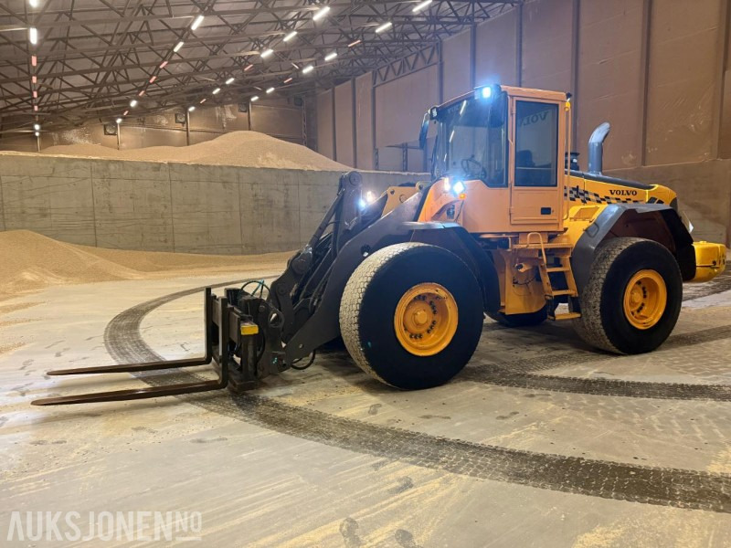 2006 Volvo L120E HJULLASTER M/STOR SNØSKUFF SENTRALSMØRING 3.FUNKSJON. - Колёсный погрузчик: фото 3 2006 Volvo L120E HJULLASTER M/STOR SNØSKUFF SENTRALSMØRING 3.FUNKSJON. - Колёсный погрузчик: фото 3