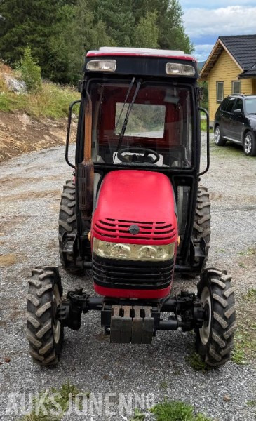 2008 Jinma 254 traktor 4x4 Diesel med snøfres, klettskuffe(fast) og triangelfeste - Kun 655,2 timer - Трактор: фото 2 2008 Jinma 254 traktor 4x4 Diesel med snøfres, klettskuffe(fast) og triangelfeste - Kun 655,2 timer - Трактор: фото 2