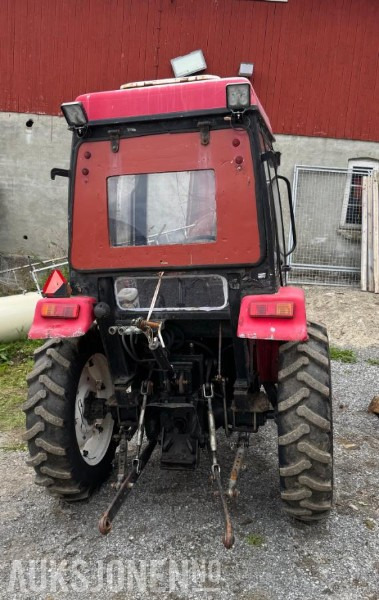 2008 Jinma 254 traktor 4x4 Diesel med snøfres, klettskuffe(fast) og triangelfeste - Kun 655,2 timer - Трактор: фото 5 2008 Jinma 254 traktor 4x4 Diesel med snøfres, klettskuffe(fast) og triangelfeste - Kun 655,2 timer - Трактор: фото 5