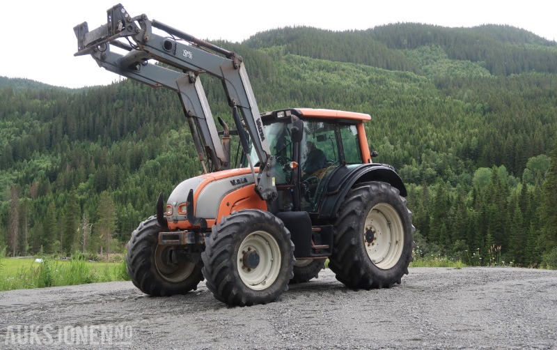 2008 Valtra N141 Twintrac traktor / 9121 timer - Трактор: фото 1 2008 Valtra N141 Twintrac traktor / 9121 timer - Трактор: фото 1