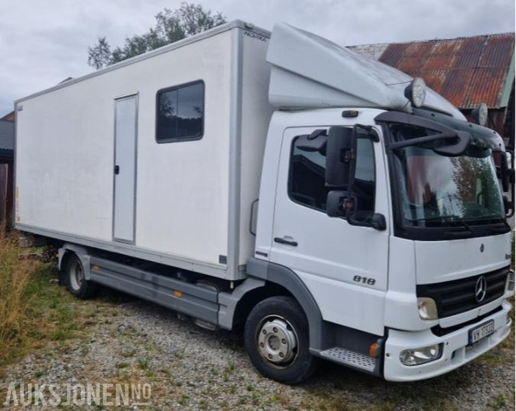 2009 Mercedes-Benz ATEGO 818L todelt skap Bodel Hengerfeste - Грузовик с закрытым кузовом: фото 1 2009 Mercedes-Benz ATEGO 818L todelt skap Bodel Hengerfeste - Грузовик с закрытым кузовом: фото 1