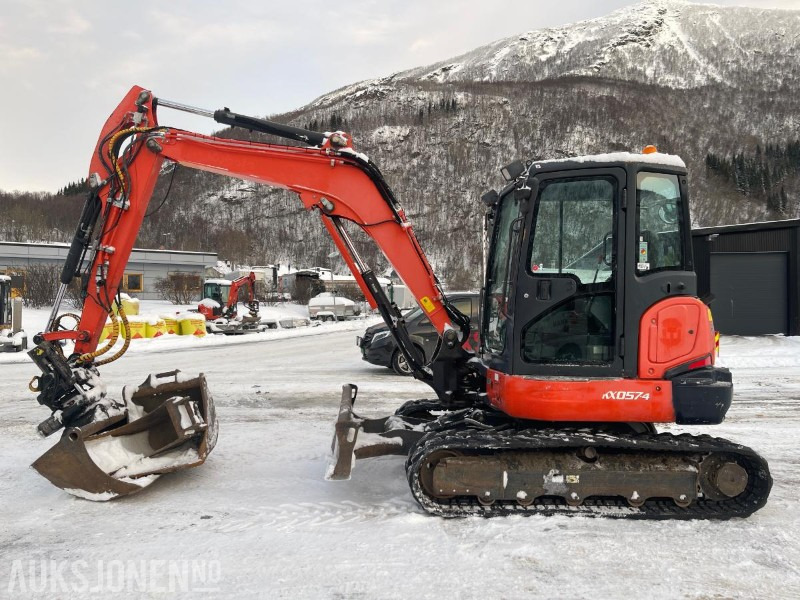 2012 Kubota KX057-4 Gravemaskin med tiltrotator, tre skuffer, kun 4408 timer - Мини-экскаватор: фото 2 2012 Kubota KX057-4 Gravemaskin med tiltrotator, tre skuffer, kun 4408 timer - Мини-экскаватор: фото 2
