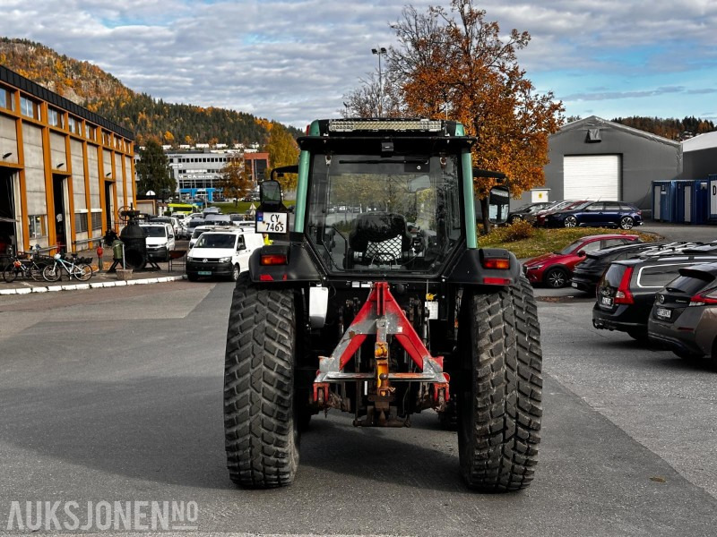 2012 Valtra 8670 med Ålö Valtra 35 Euro/SMS 3rd ESD frontlaster - Трактор: фото 4 2012 Valtra 8670 med Ålö Valtra 35 Euro/SMS 3rd ESD frontlaster - Трактор: фото 4