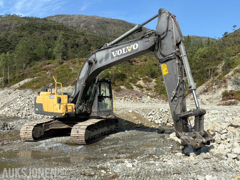 2014 Volvo EC 220DL - 10 656 timer - sertifisert - Экскаватор: фото 2 2014 Volvo EC 220DL - 10 656 timer - sertifisert - Экскаватор: фото 2