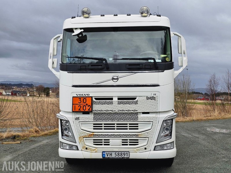 2014 Volvo FH 540 6x2 med tankpåbygg med fem rom - Грузовик-цистерна: фото 2 2014 Volvo FH 540 6x2 med tankpåbygg med fem rom - Грузовик-цистерна: фото 2