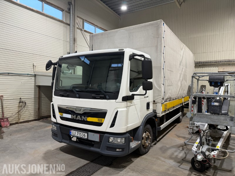 2015 MAN TGL 8.180 - Hengerfeste - Aircondition - 87.946 km - Bakløft - Грузовик с закрытым кузовом: фото 1 2015 MAN TGL 8.180 - Hengerfeste - Aircondition - 87.946 km - Bakløft - Грузовик с закрытым кузовом: фото 1
