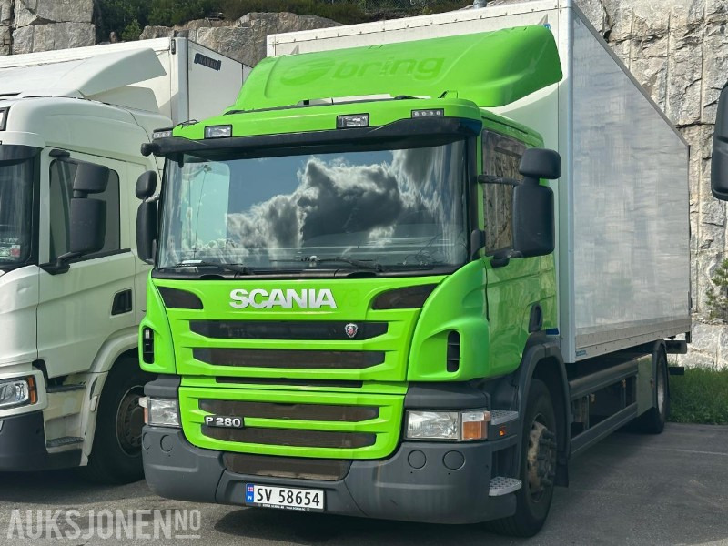 2015 Scania P-serie 280 4*2 - skapbil med løftelem og ryggekamera - Грузовик с закрытым кузовом: фото 1 2015 Scania P-serie 280 4*2 - skapbil med løftelem og ryggekamera - Грузовик с закрытым кузовом: фото 1