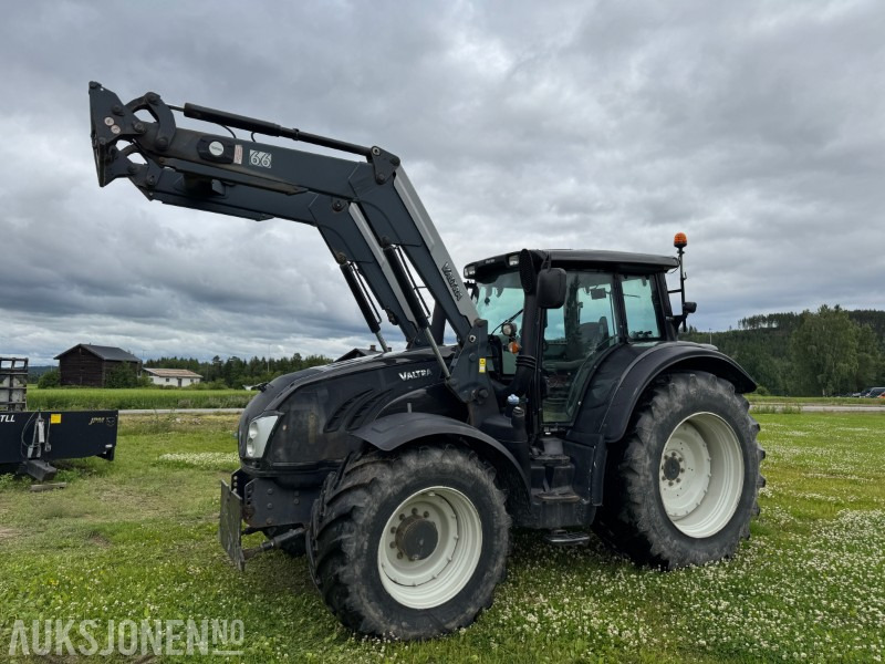 2015 Valtra T203 traktor med laster 50 km/t brøyterigget - Трактор: фото 3 2015 Valtra T203 traktor med laster 50 km/t brøyterigget - Трактор: фото 3