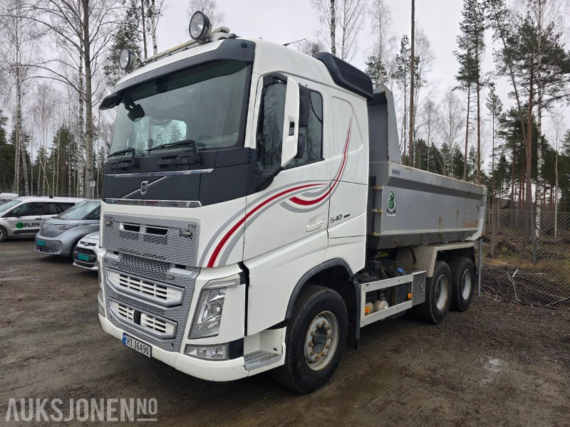 2015 Volvo FH 6X4 tippbil 6X4 EURO 6 - Самосвал: фото 1 2015 Volvo FH 6X4 tippbil 6X4 EURO 6 - Самосвал: фото 1