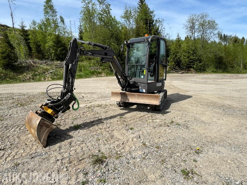 2017 Volvo ECR25D m/Engcon tiltrotator, SE-klype, 3 skuffer, vibroplate, 891 timer, Minigraver - Мини-экскаватор: фото 2 2017 Volvo ECR25D m/Engcon tiltrotator, SE-klype, 3 skuffer, vibroplate, 891 timer, Minigraver - Мини-экскаватор: фото 2