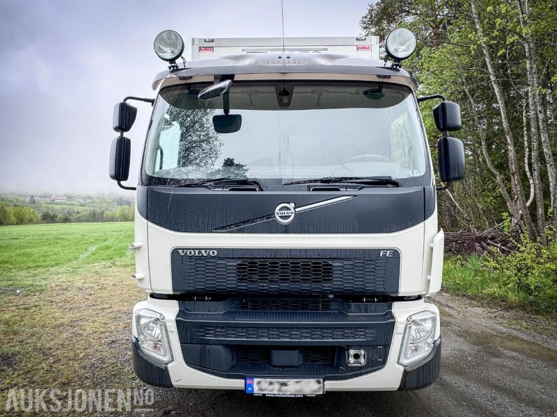 2017 Volvo FE - 320 - Distribusjons lastebil med bakløft - Gått kun 264.000 km - Грузовик с закрытым кузовом: фото 2 2017 Volvo FE - 320 - Distribusjons lastebil med bakløft - Gått kun 264.000 km - Грузовик с закрытым кузовом: фото 2