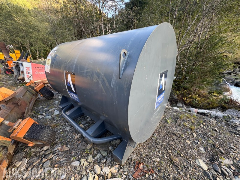 2021 Fuel Proof 4500 liter dobbelvegget dieseltank med pumpeanlegg - Строительное оборудование: фото 3 2021 Fuel Proof 4500 liter dobbelvegget dieseltank med pumpeanlegg - Строительное оборудование: фото 3