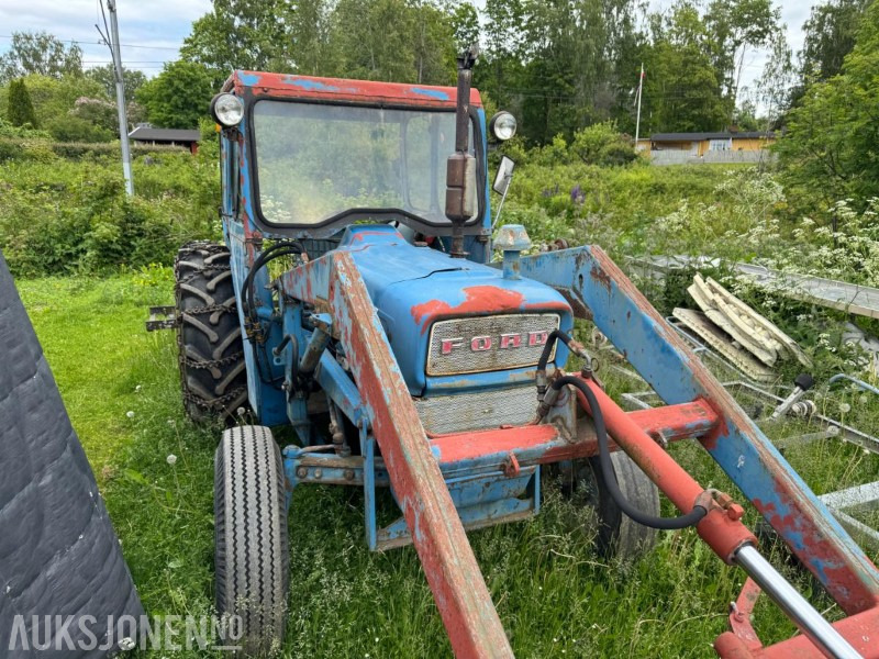 Ford 2000 MED LASTER, SKUFFE OG HARV, IKKE MVA - Трактор: фото 5 Ford 2000 MED LASTER, SKUFFE OG HARV, IKKE MVA - Трактор: фото 5