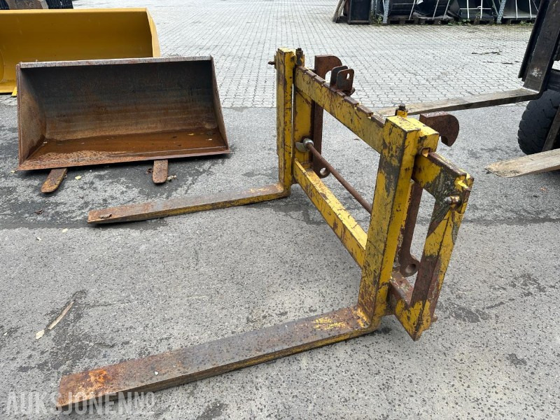 Gjerstad, Volvo Store BM Pallegaffel, Passer L-50 til L-120 - Строительное оборудование: фото 5 Gjerstad, Volvo Store BM Pallegaffel, Passer L-50 til L-120 - Строительное оборудование: фото 5
