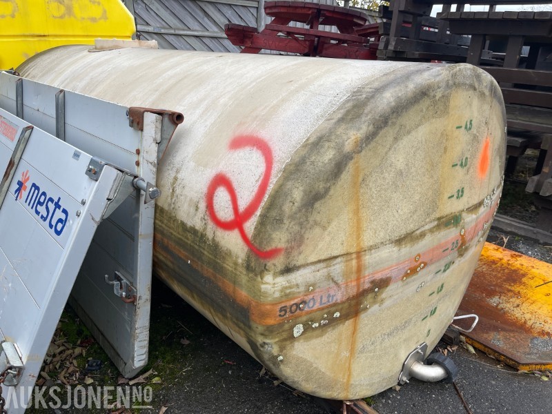 Glassfibertank 5000 Liter - Строительное оборудование: фото 3 Glassfibertank 5000 Liter - Строительное оборудование: фото 3