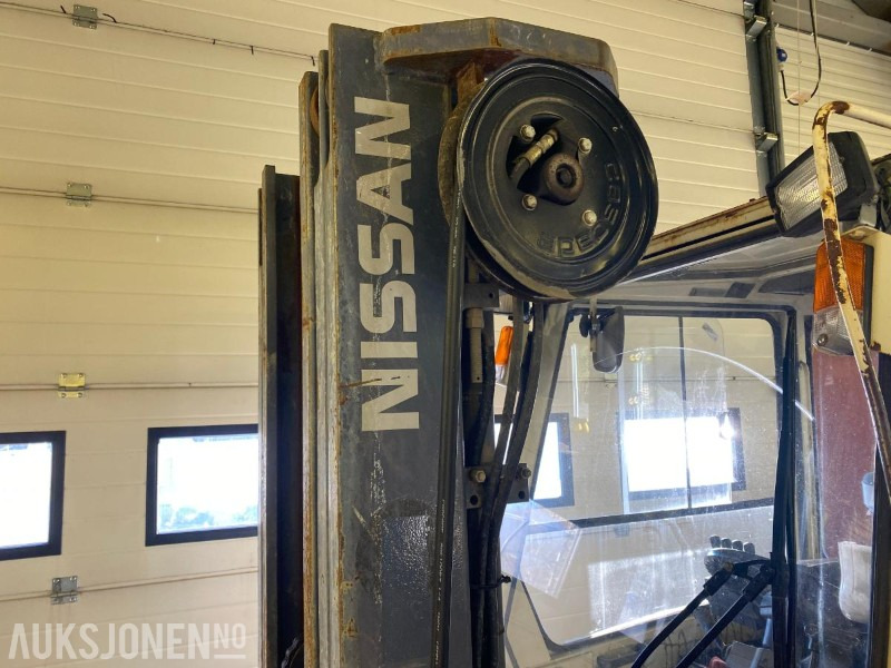 1994 Nissan propan Truck - Погрузочно-разгрузочная техника: фото 3 1994 Nissan propan Truck - Погрузочно-разгрузочная техника: фото 3