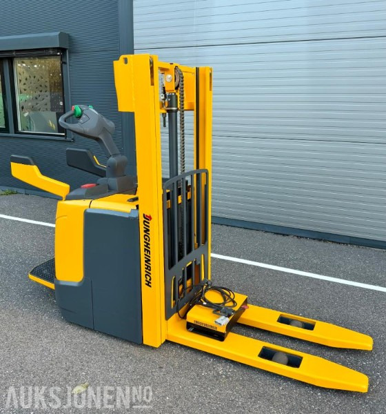 2012 Jungheinrich ERC212 - 1200 kg / 2,5 meter løftehøyde - Погрузочно-разгрузочная техника: фото 4 2012 Jungheinrich ERC212 - 1200 kg / 2,5 meter løftehøyde - Погрузочно-разгрузочная техника: фото 4