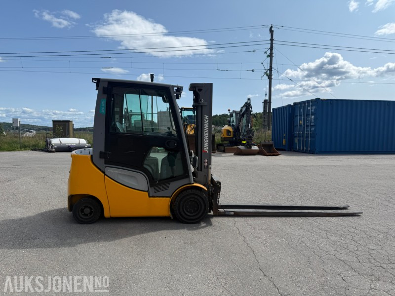 2017 Jungheinrich DFG 320S dieseldrevet motvektstruck med gaffelforlengere - Погрузочно-разгрузочная техника: фото 2 2017 Jungheinrich DFG 320S dieseldrevet motvektstruck med gaffelforlengere - Погрузочно-разгрузочная техника: фото 2