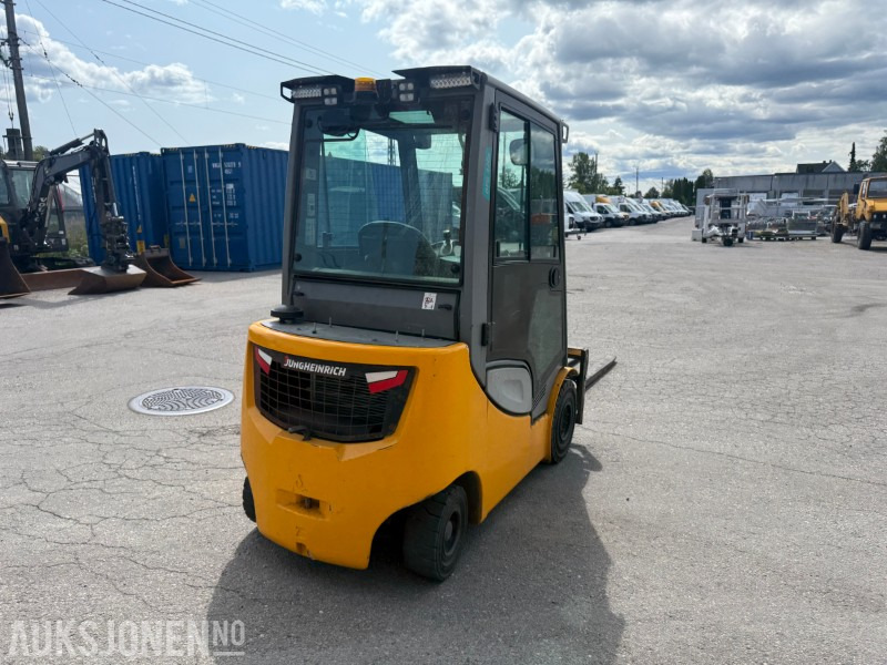 2017 Jungheinrich DFG 320S dieseldrevet motvektstruck med gaffelforlengere - Погрузочно-разгрузочная техника: фото 3 2017 Jungheinrich DFG 320S dieseldrevet motvektstruck med gaffelforlengere - Погрузочно-разгрузочная техника: фото 3