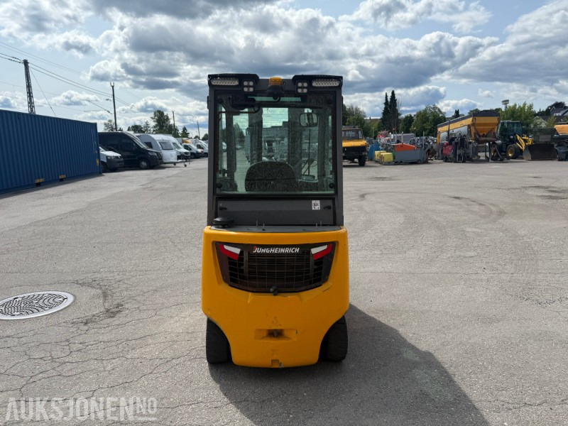 2017 Jungheinrich DFG 320S dieseldrevet motvektstruck med gaffelforlengere - Погрузочно-разгрузочная техника: фото 4 2017 Jungheinrich DFG 320S dieseldrevet motvektstruck med gaffelforlengere - Погрузочно-разгрузочная техника: фото 4