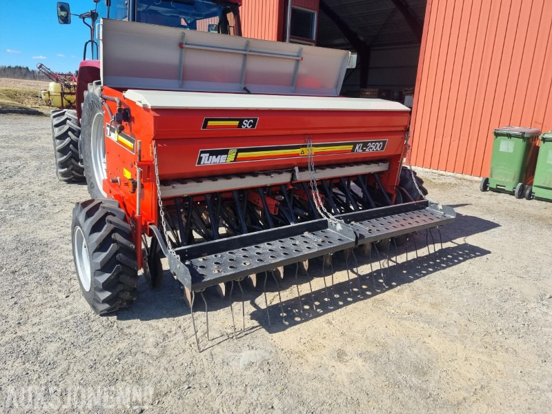 1995 Tume såmaskin KL2500 - Сельскохозяйственная техника: фото 4 1995 Tume såmaskin KL2500 - Сельскохозяйственная техника: фото 4