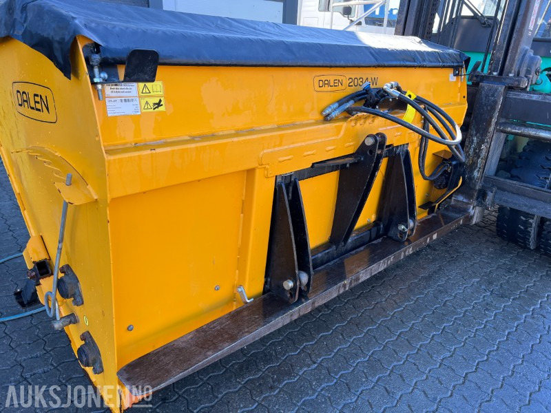 2022 Dalen 2034-WU - 1500 liter Sandstrøer - Hel og fin - Сельскохозяйственная техника: фото 1 2022 Dalen 2034-WU - 1500 liter Sandstrøer - Hel og fin - Сельскохозяйственная техника: фото 1