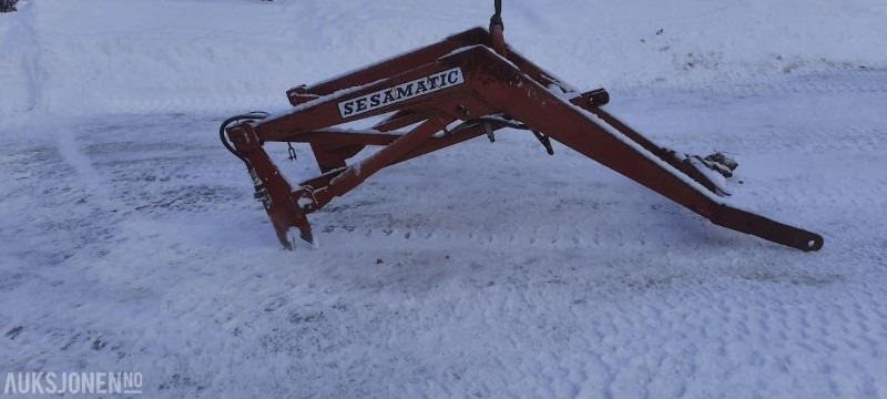 Sesamatic Frontlaster - stått på massey ferguson 1974 - Сельскохозяйственная техника: фото 1 Sesamatic Frontlaster - stått på massey ferguson 1974 - Сельскохозяйственная техника: фото 1