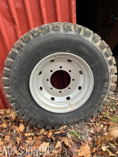 Ubrukt dekk med felg 400R 22,5 - 22,5x11,75 - Сельскохозяйственная техника: фото 1 Ubrukt dekk med felg 400R 22,5 - 22,5x11,75 - Сельскохозяйственная техника: фото 1