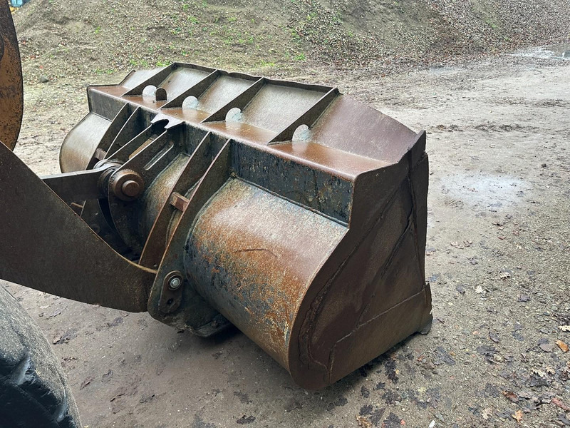 Колёсный погрузчик Case 621 F Extra Function: фото 16